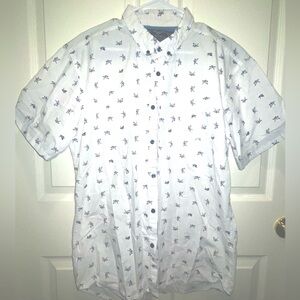 ✨🤍 XL White Short-Sleeve Button-Up Shirt with Origami Bird Design 🤍✨